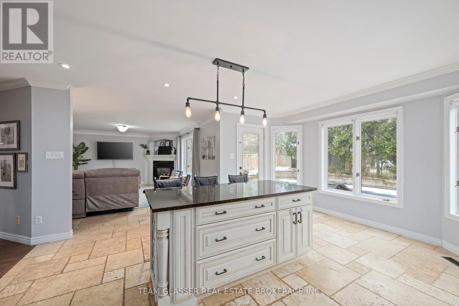 103 ROSE HIP PLACE Image 14