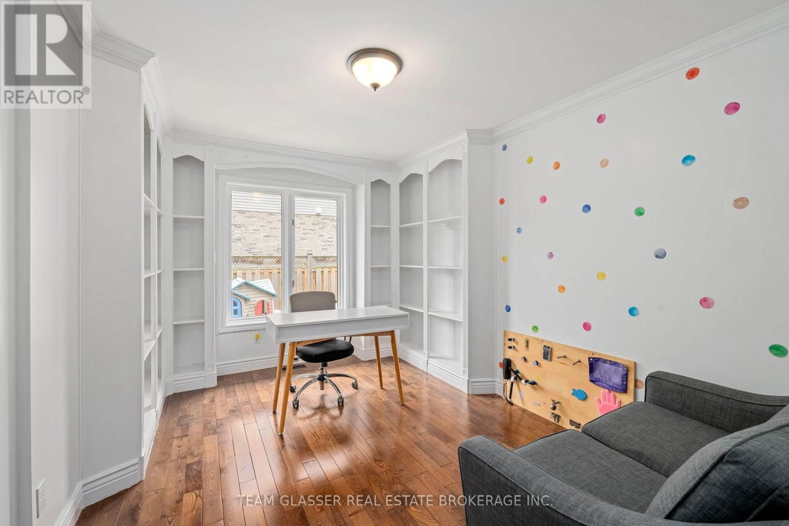 103 ROSE HIP PLACE Image 16