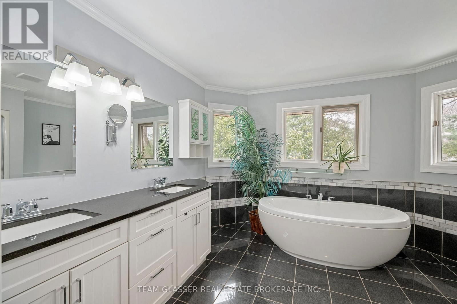 103 ROSE HIP PLACE Image 21