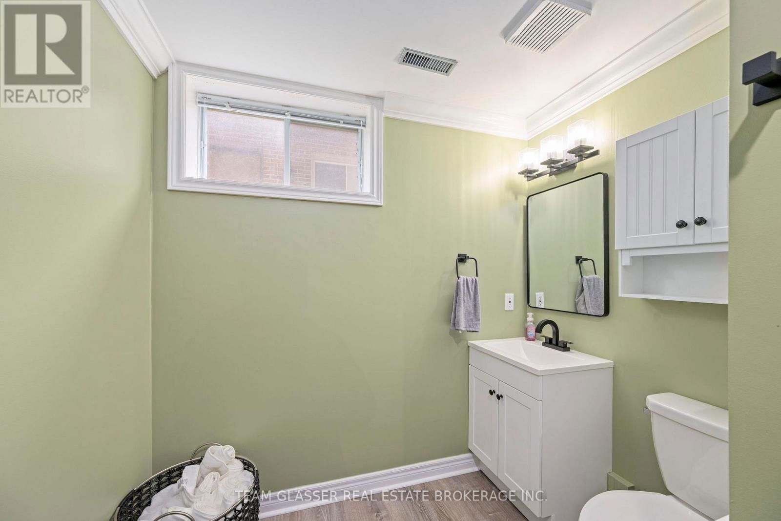 103 ROSE HIP PLACE Image 30