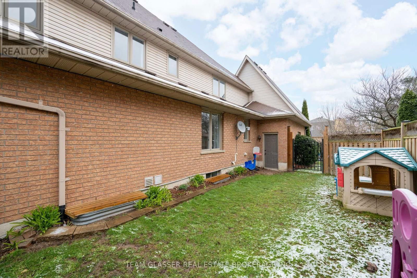 103 ROSE HIP PLACE Image 39