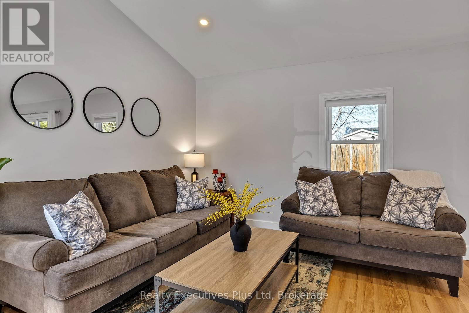 106 KING STREET Image 23