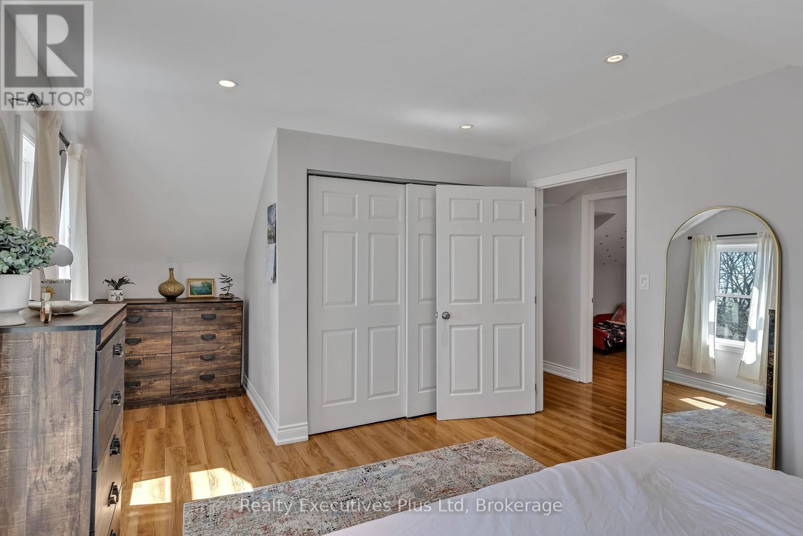 106 KING STREET Image 33