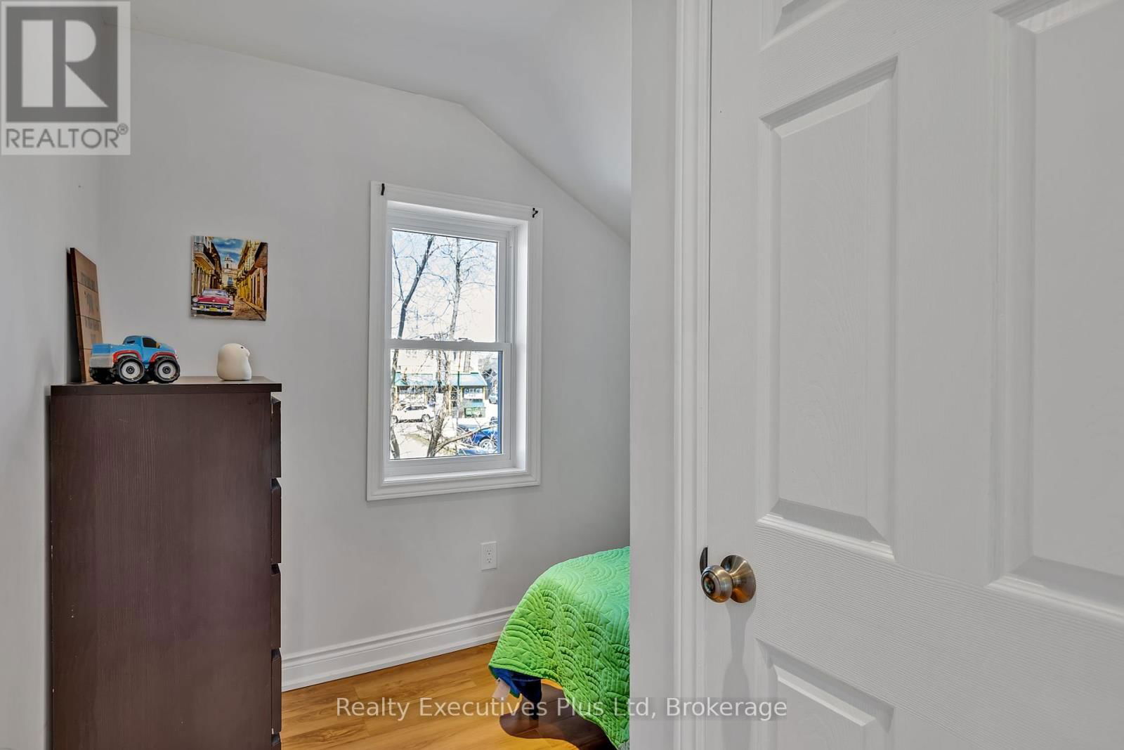 106 KING STREET Image 38