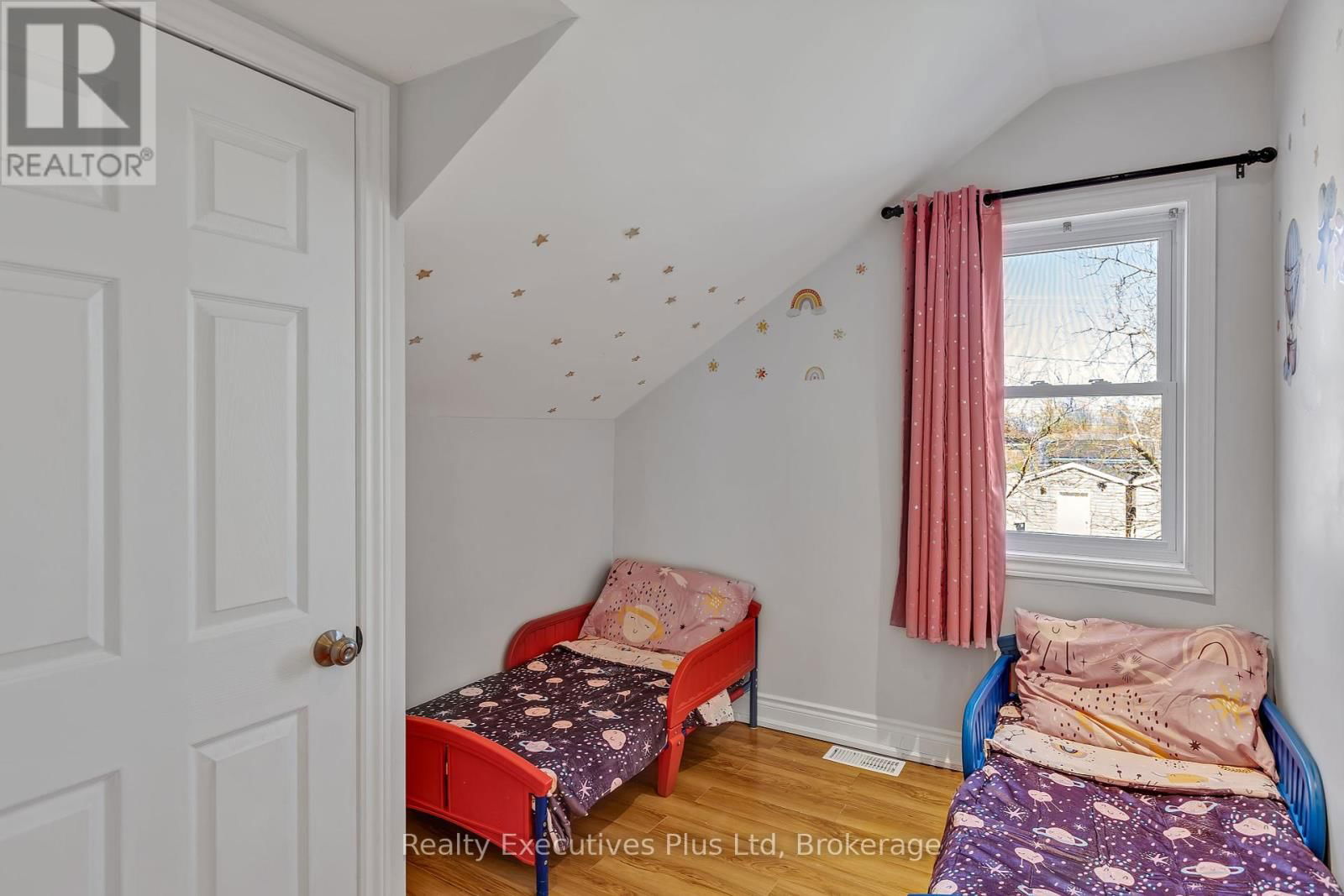 106 KING STREET Image 39
