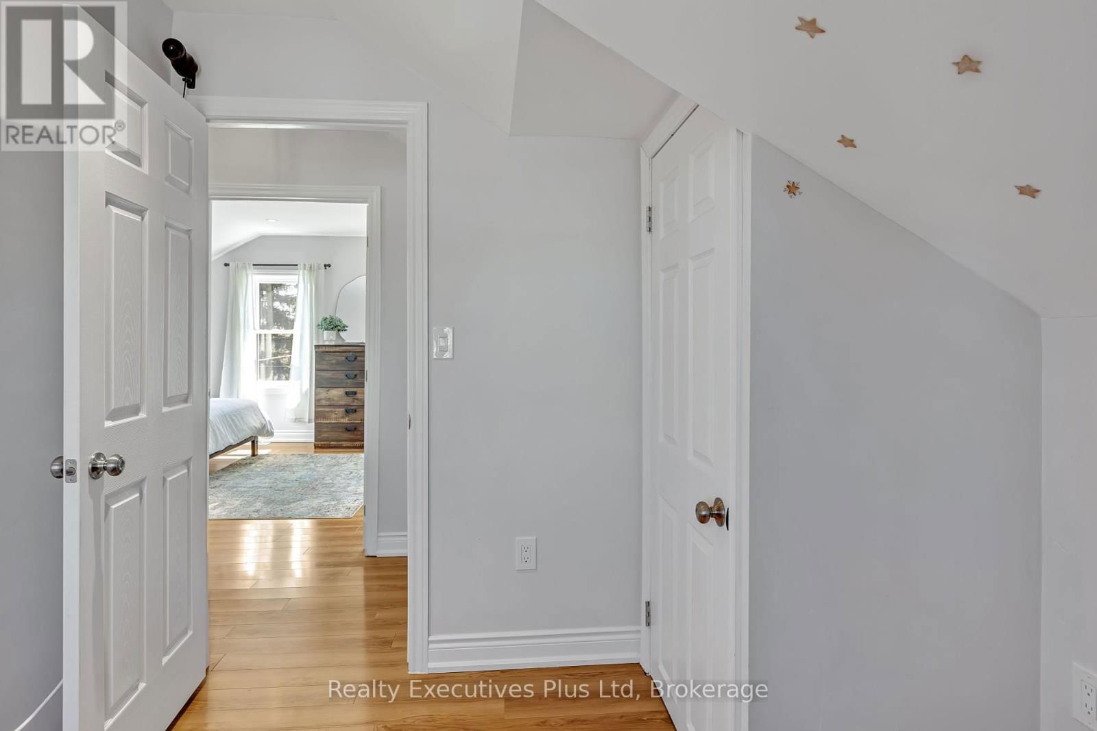 106 KING STREET Image 40