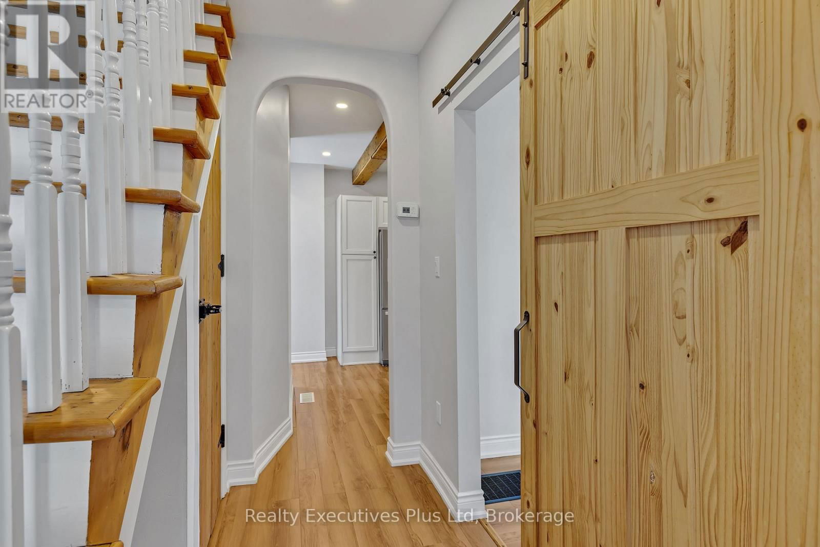 106 KING STREET Image 9