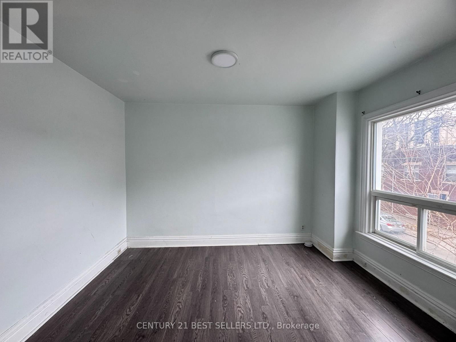 12 ARTHUR AVENUE NORTH Image 13