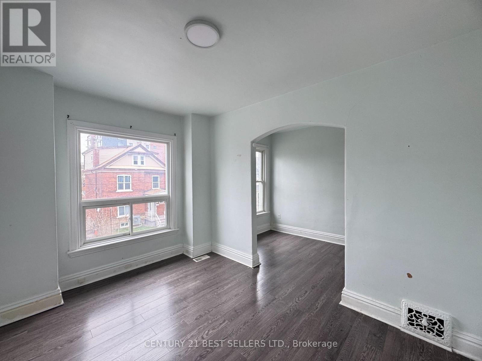 12 ARTHUR AVENUE NORTH Image 15