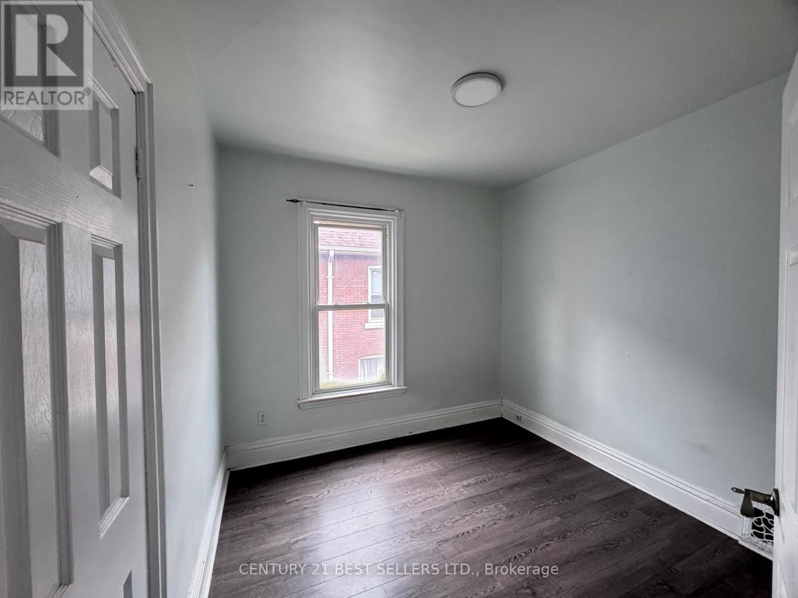 12 ARTHUR AVENUE NORTH Image 18