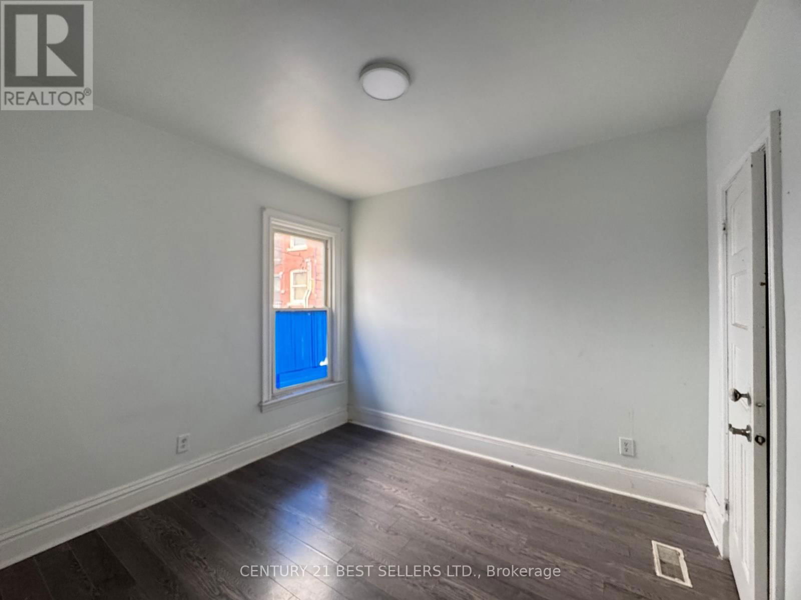 12 ARTHUR AVENUE NORTH Image 20