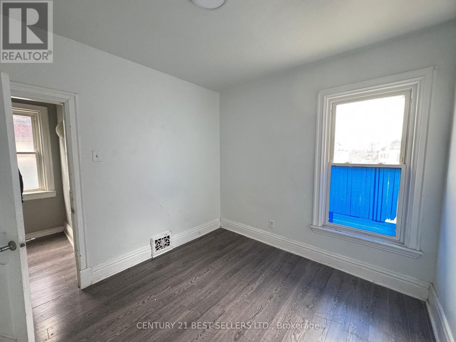 12 ARTHUR AVENUE NORTH Image 21