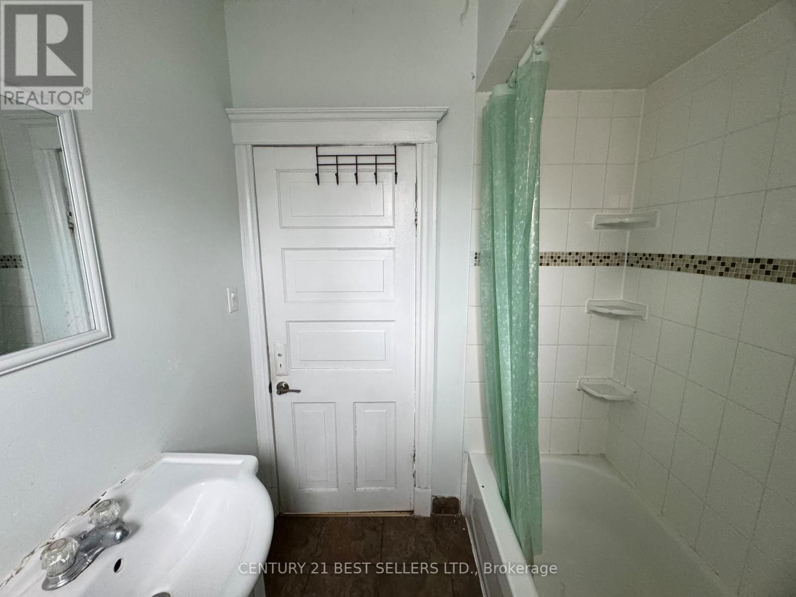 12 ARTHUR AVENUE NORTH Image 23