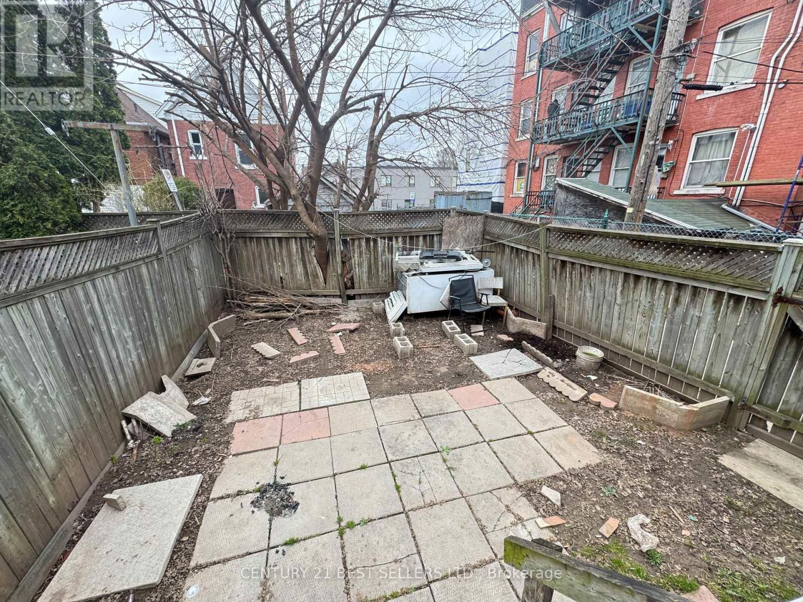12 ARTHUR AVENUE NORTH Image 30