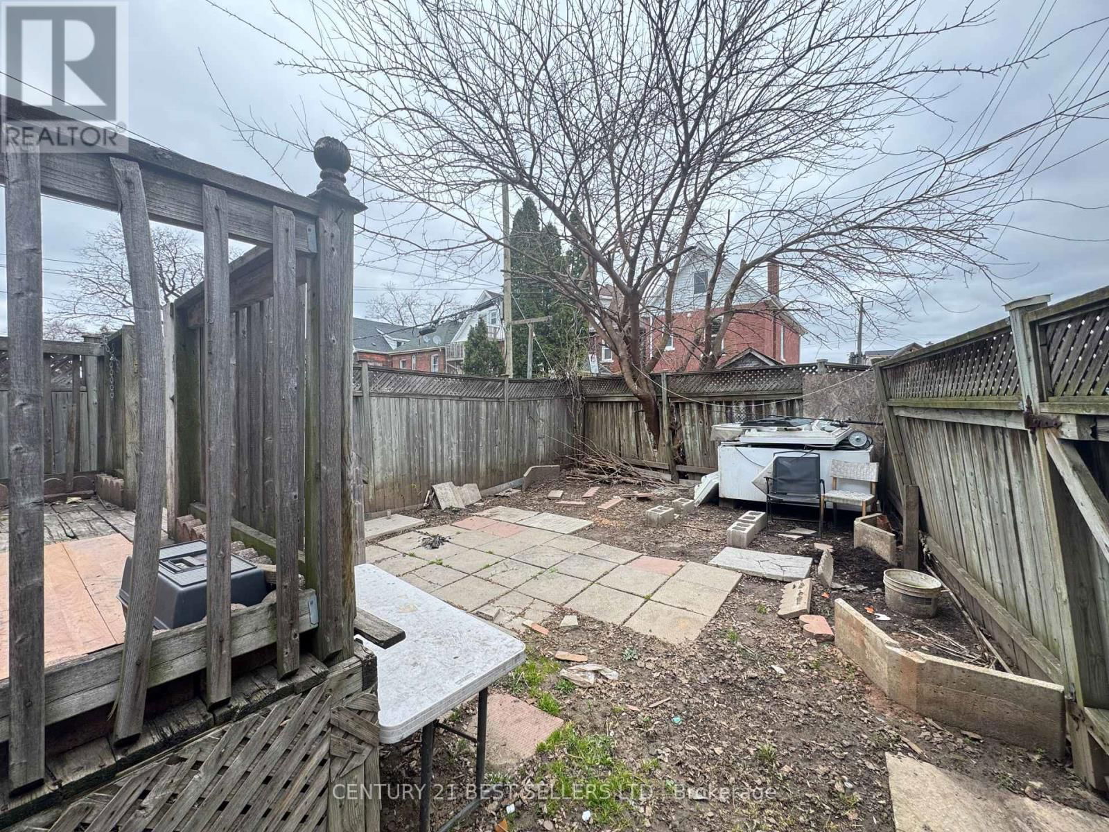 12 ARTHUR AVENUE NORTH Image 33