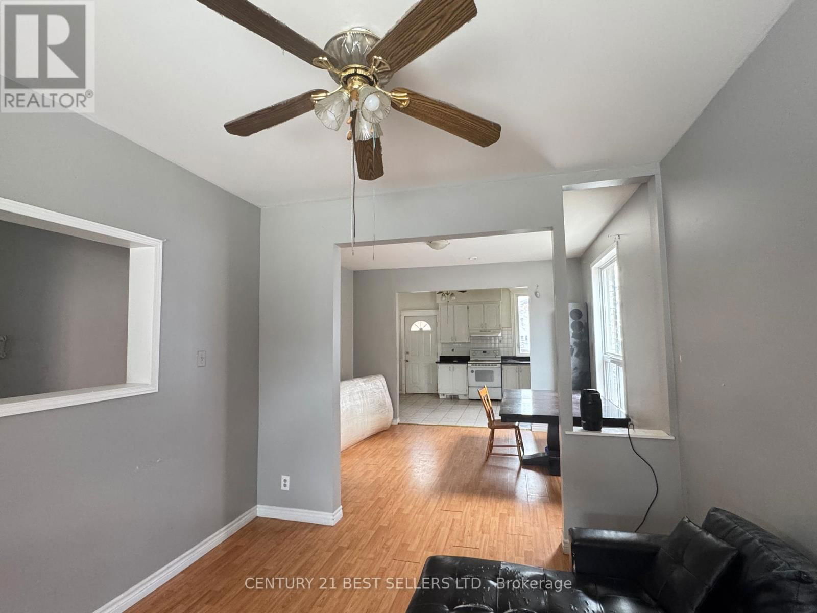 12 ARTHUR AVENUE NORTH Image 4