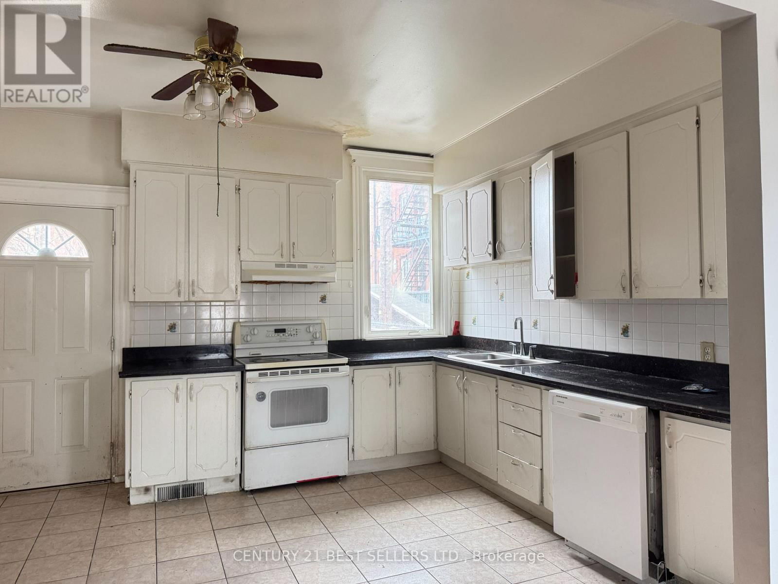 12 ARTHUR AVENUE NORTH Image 9