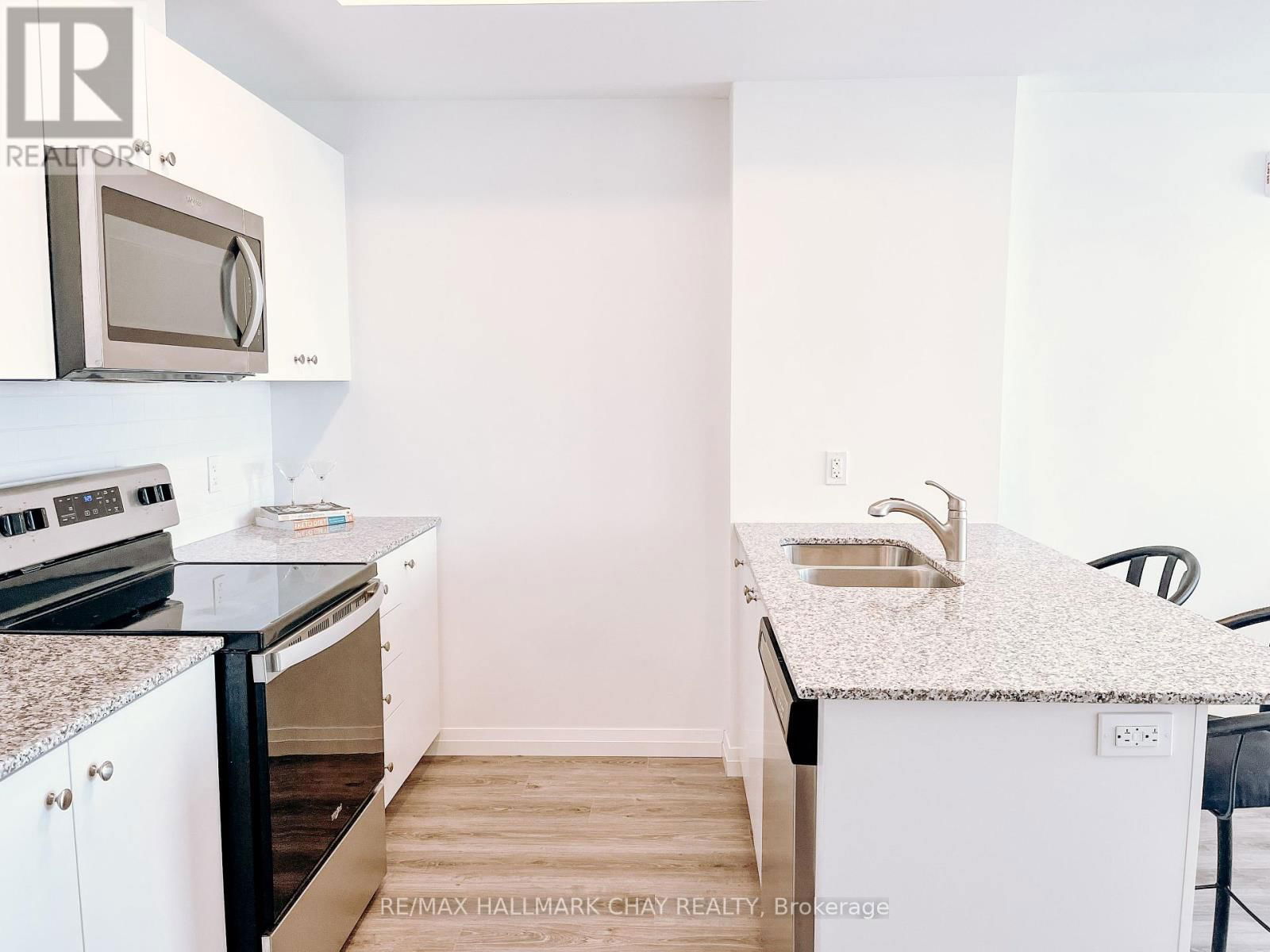 2401 - 108 GARMENT STREET Image 3
