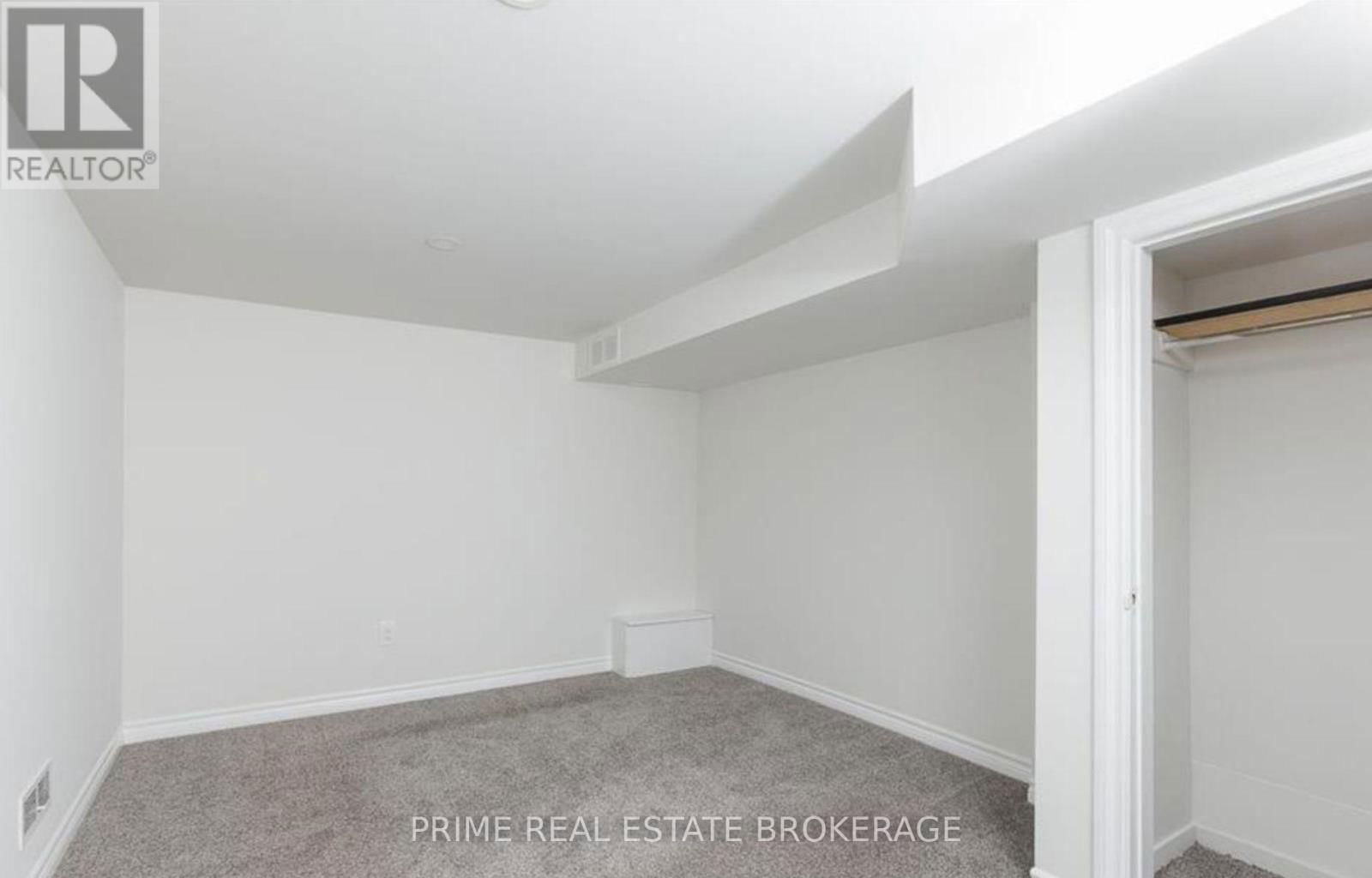 14 CARLTON AVENUE Image 16