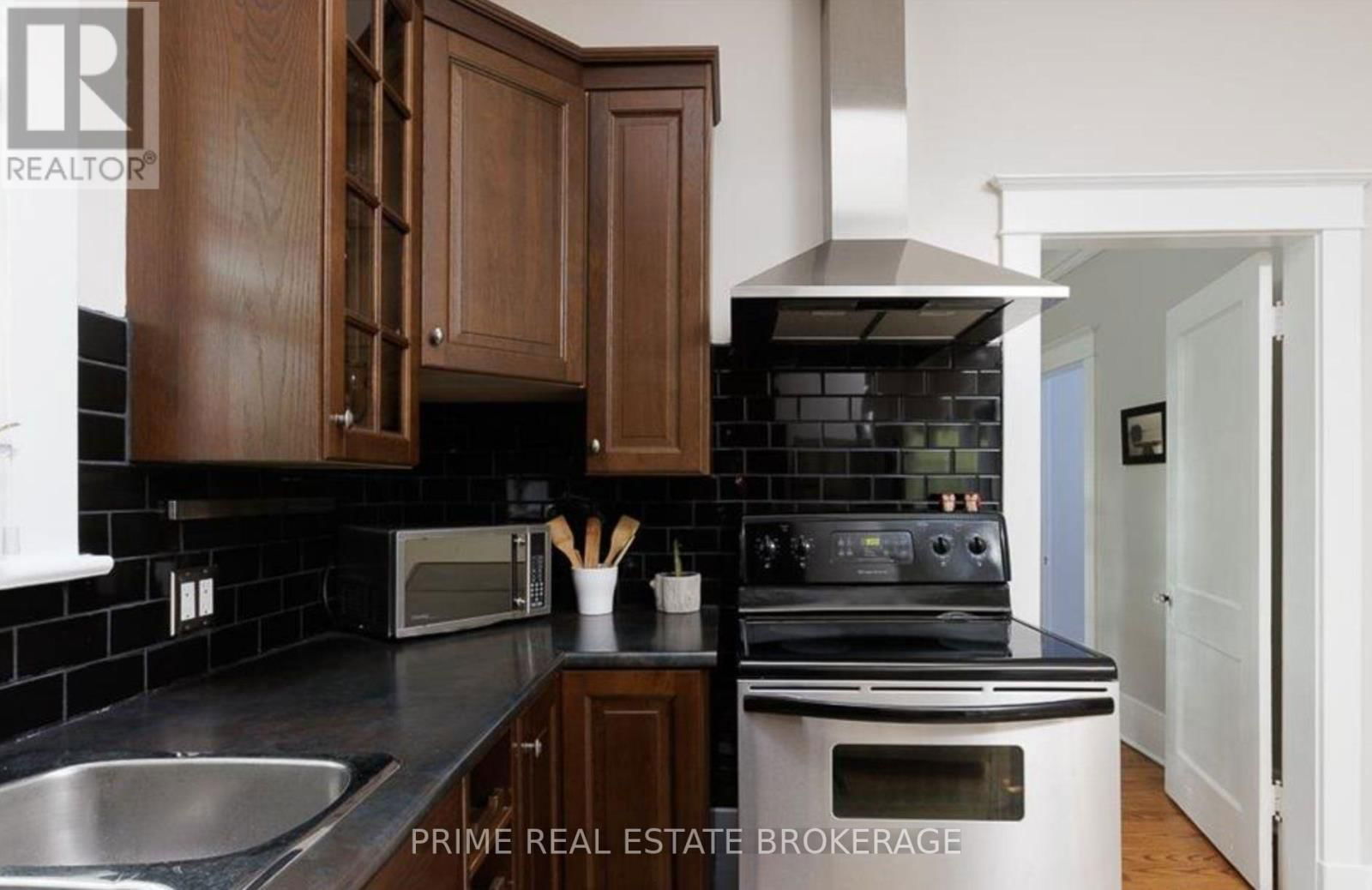 14 CARLTON AVENUE Image 7