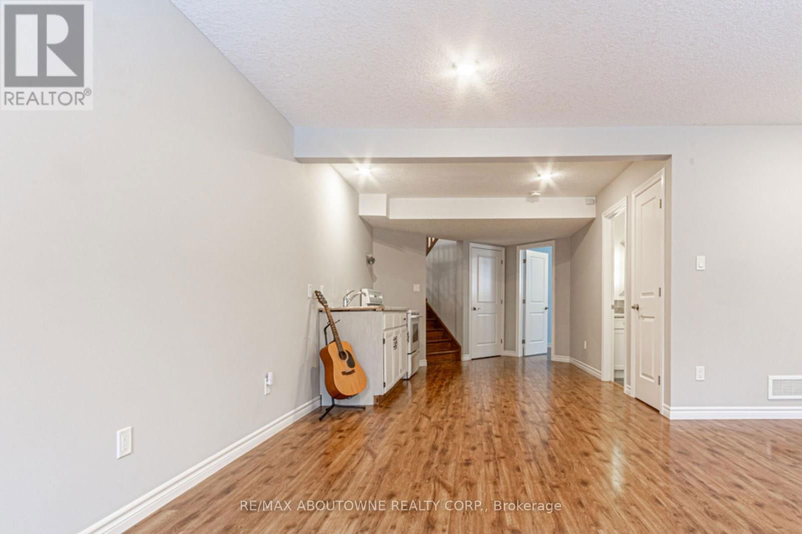 142 OLD FIELD LANE Image 31