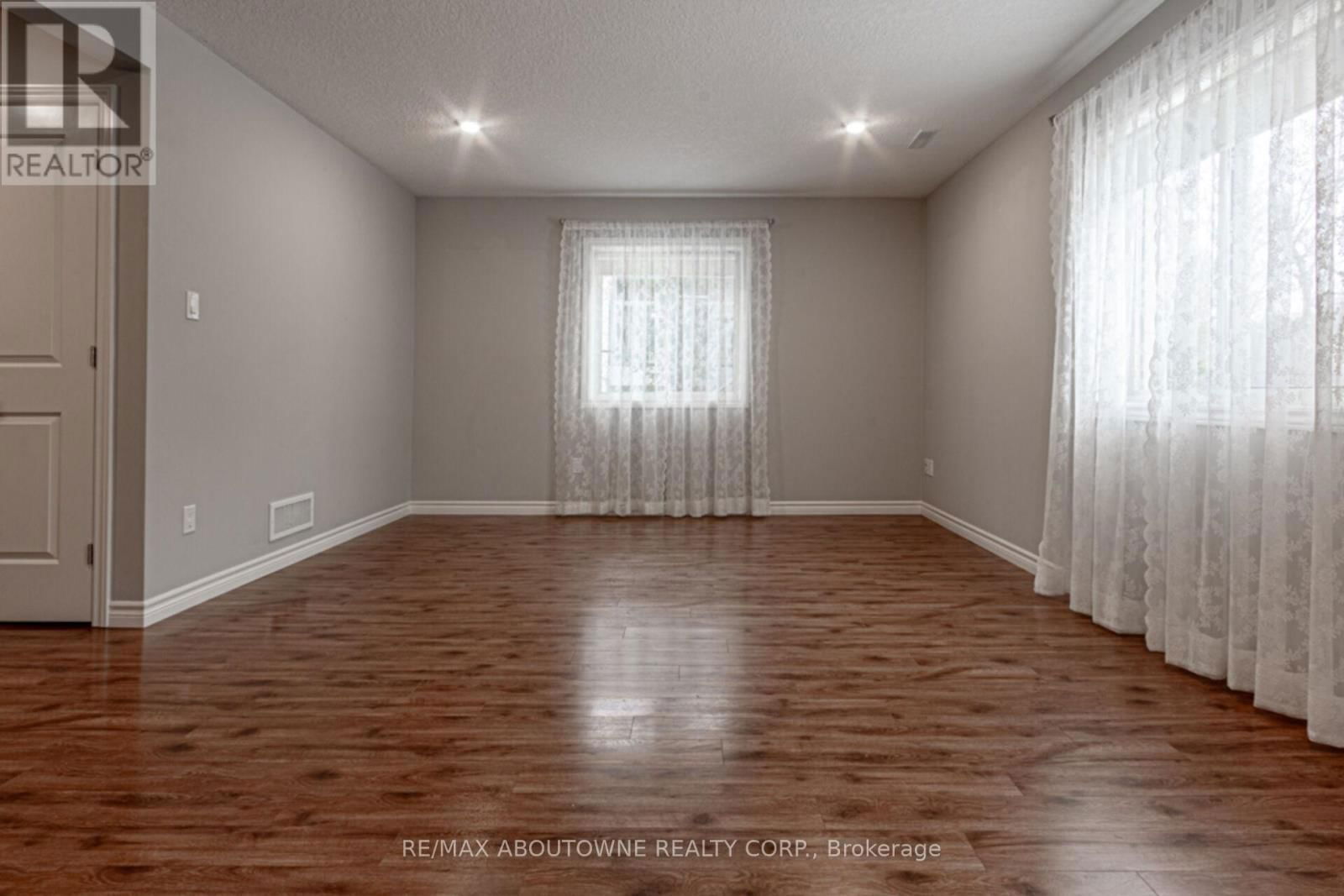 142 OLD FIELD LANE Image 33