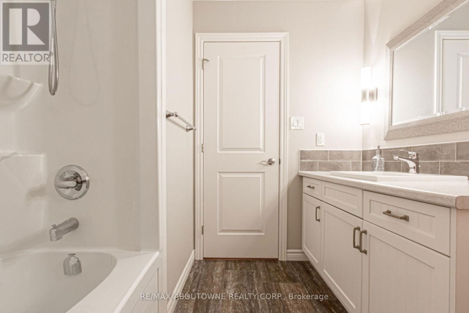 142 OLD FIELD LANE Image 34