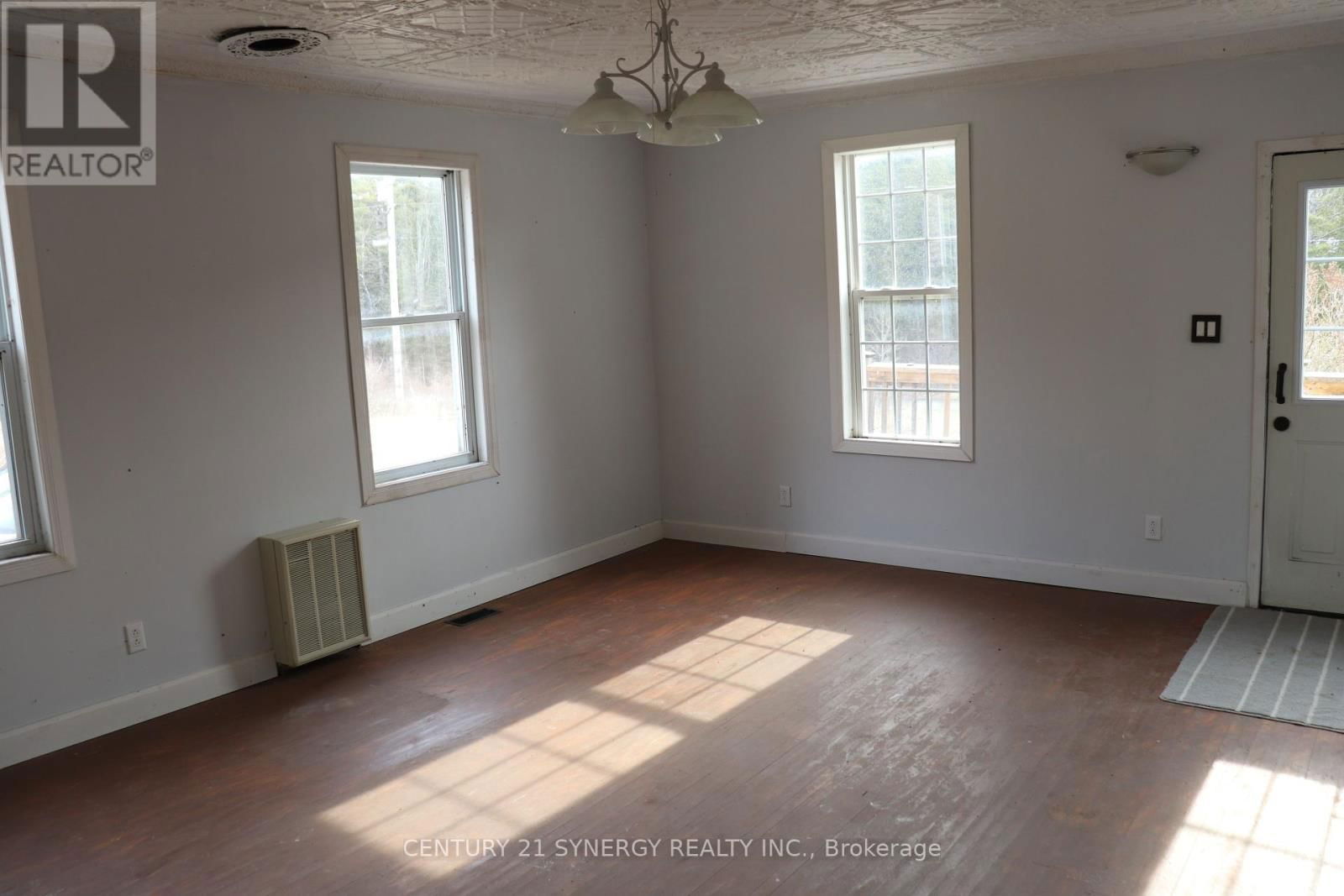 121 IRON CITY ROAD NORTH Image 12