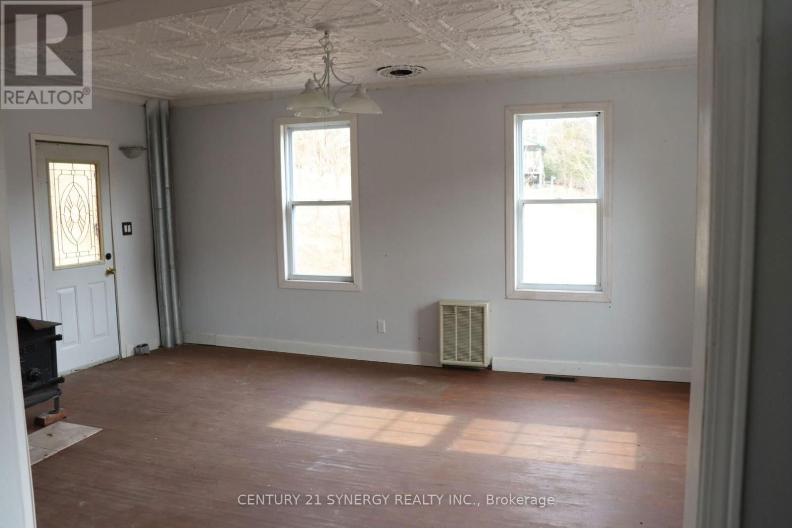 121 IRON CITY ROAD NORTH Image 13