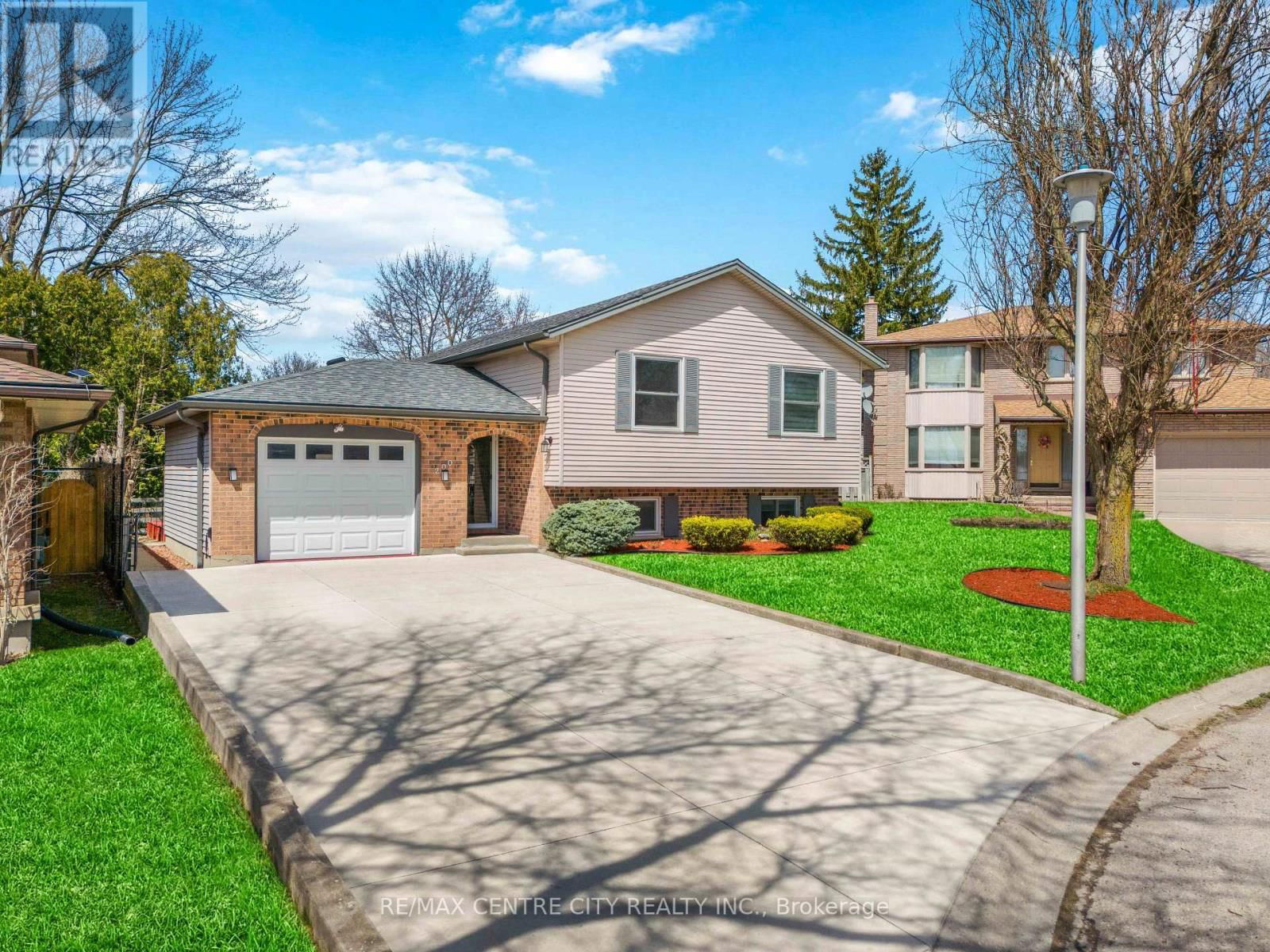 200 REGAL DRIVE Image 1