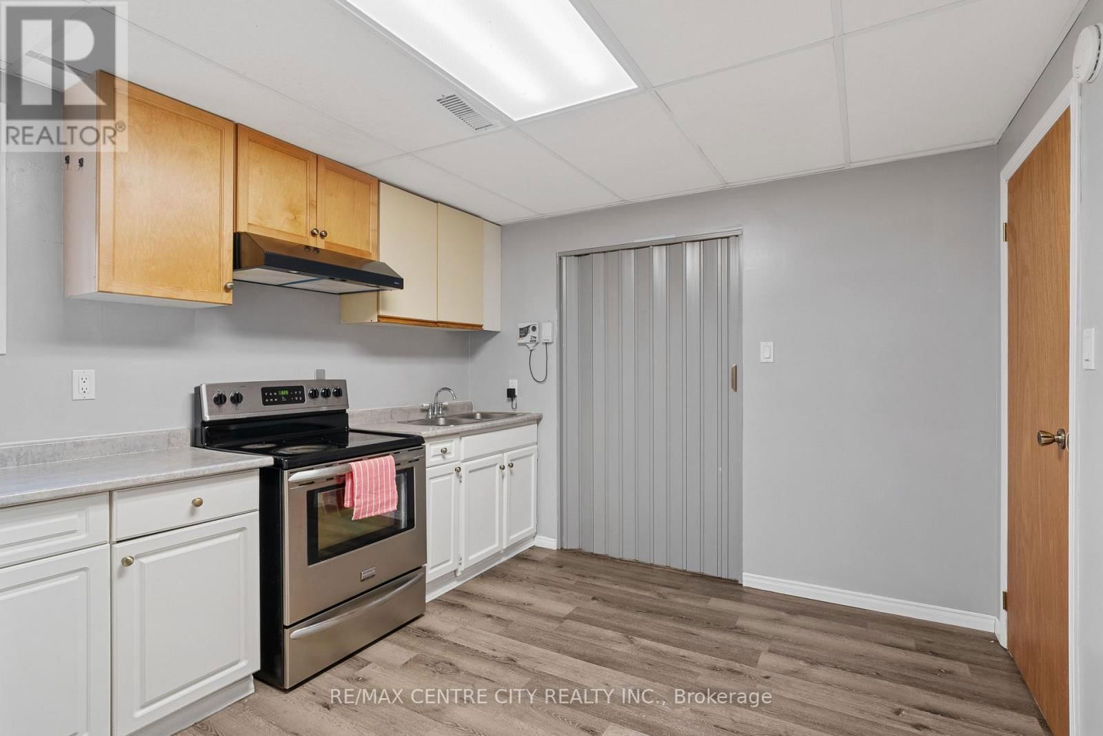 200 REGAL DRIVE Image 15