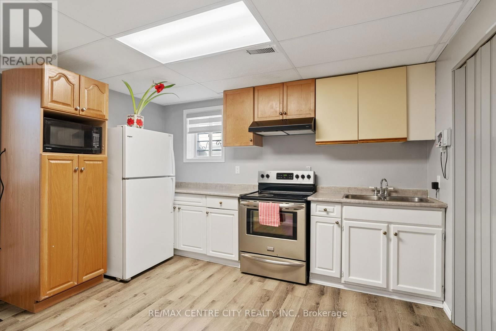 200 REGAL DRIVE Image 16