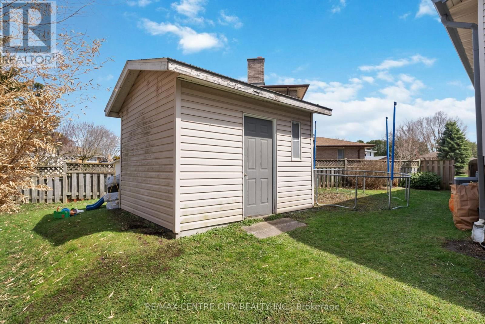 200 REGAL DRIVE Image 27