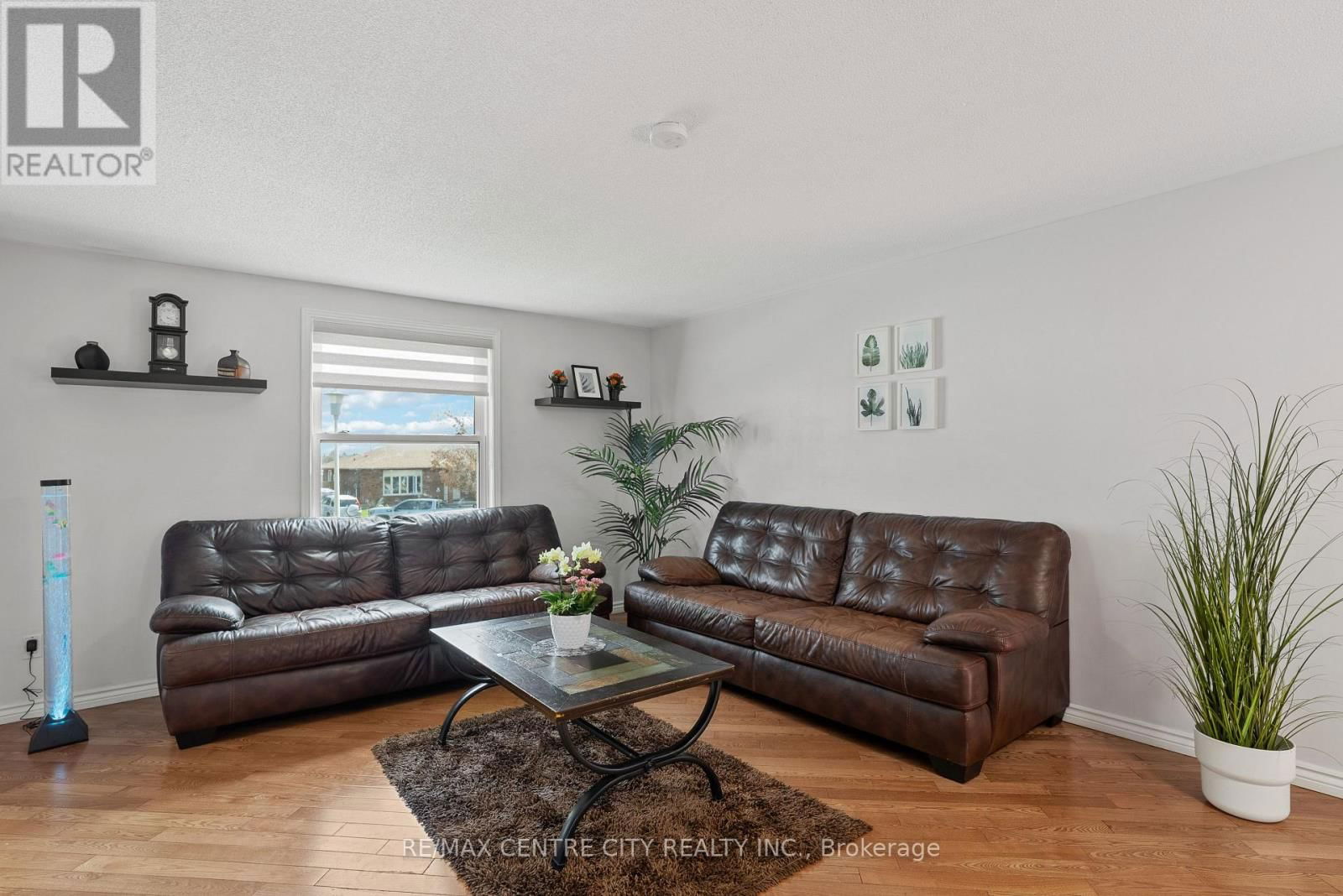 200 REGAL DRIVE Image 4
