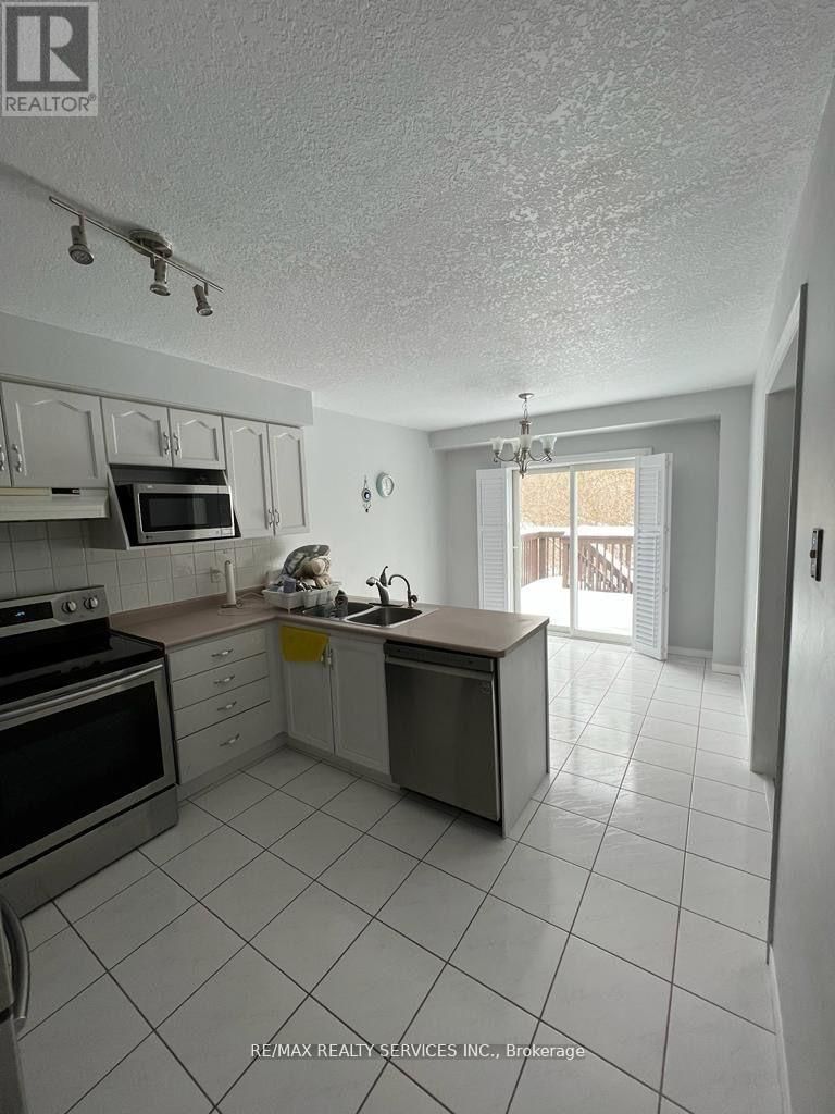 282 BANKSIDE DRIVE Image 3