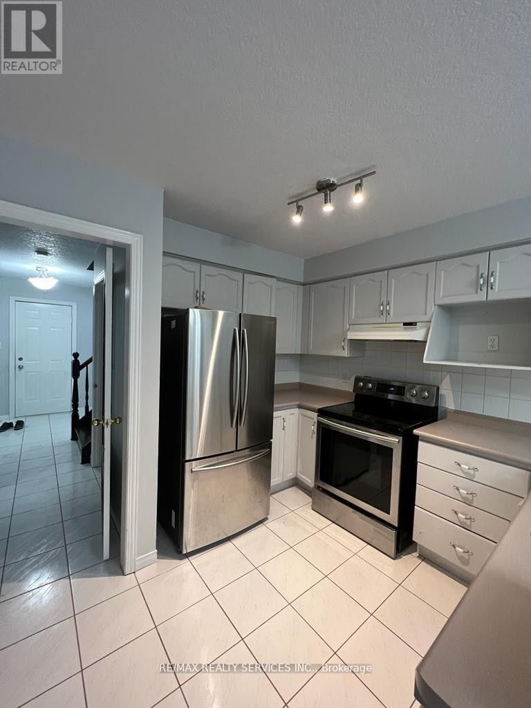 282 BANKSIDE DRIVE Image 4