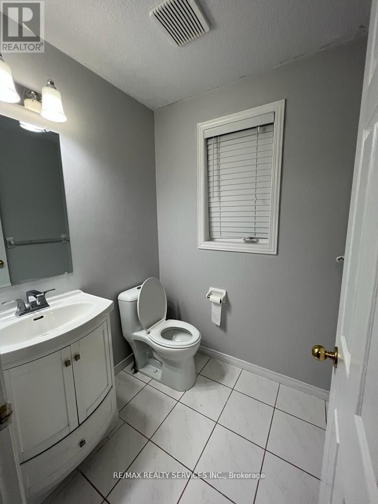 282 BANKSIDE DRIVE Image 8