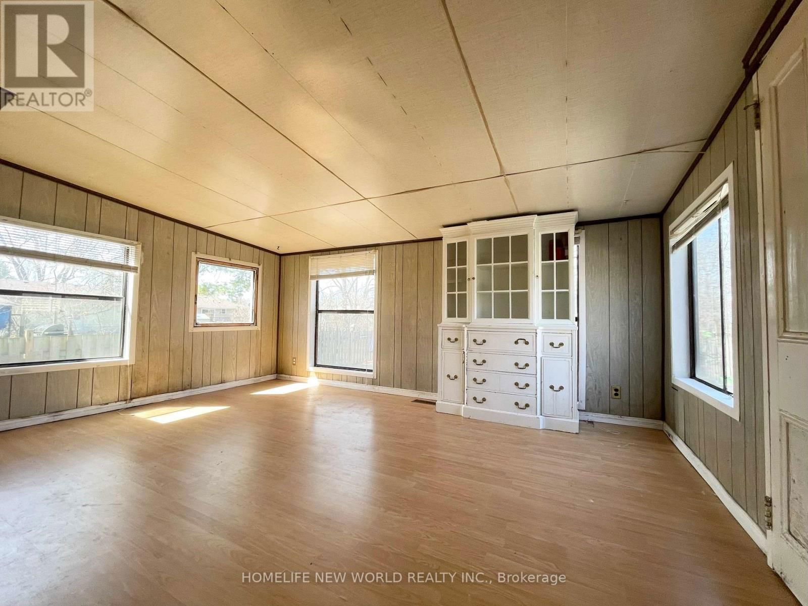 8 GRAHAM ROAD Image 14