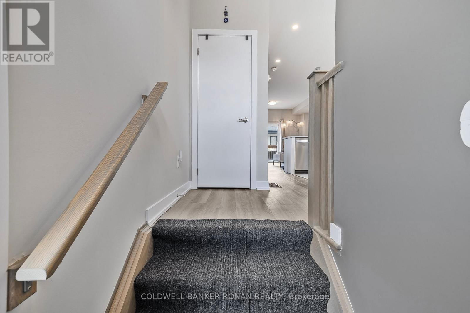 15 WILINGS LANE Image 4