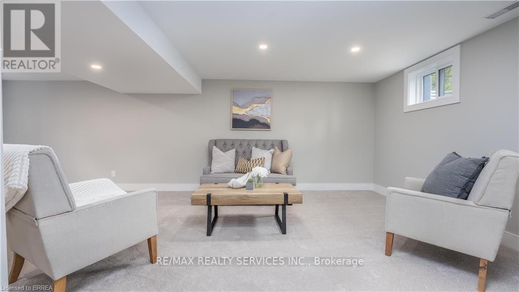 40 VARADI AVENUE Image 25