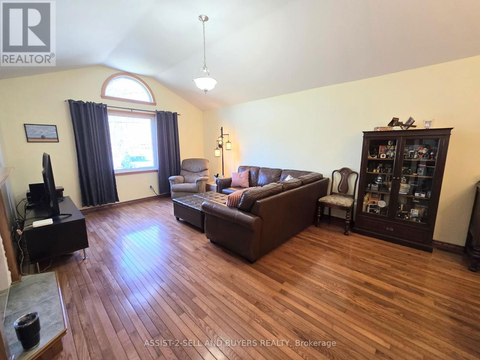 15206 COLONIAL DRIVE Image 4