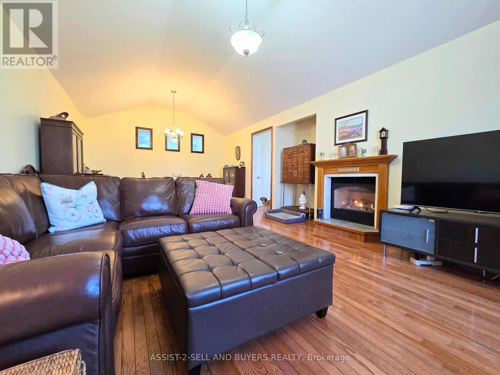 15206 COLONIAL DRIVE Image 5