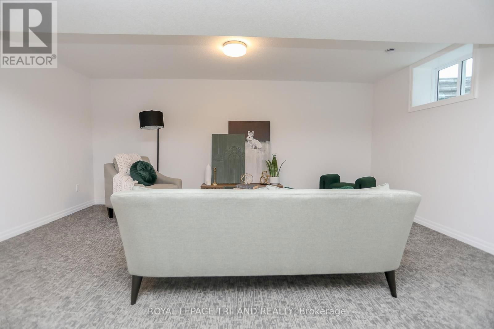 10 SILVERLEAF PATH Image 19