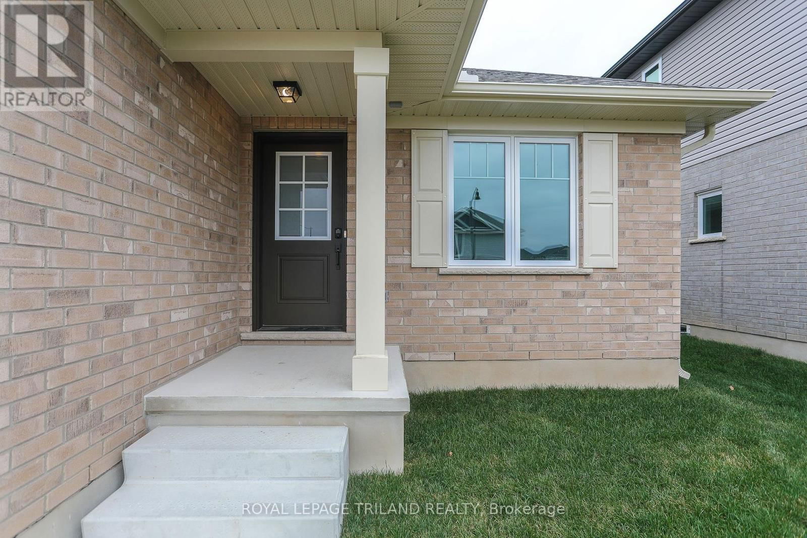 10 SILVERLEAF PATH Image 2
