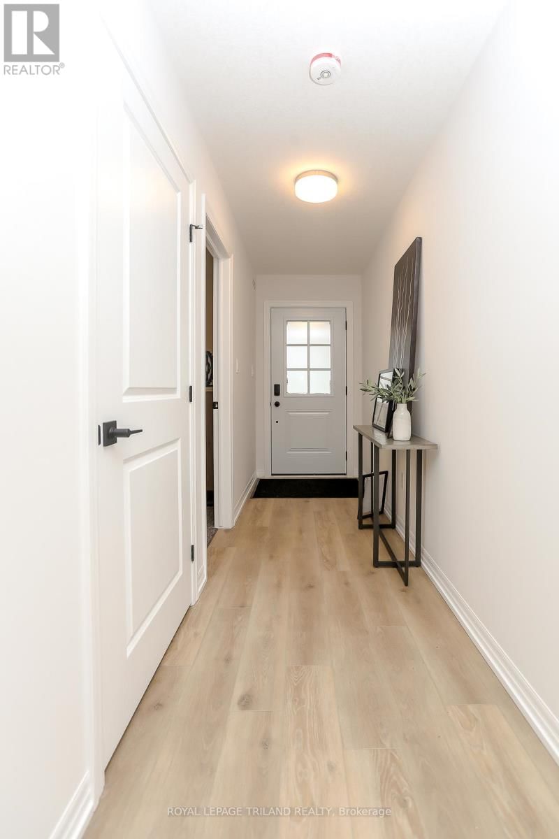 10 SILVERLEAF PATH Image 3