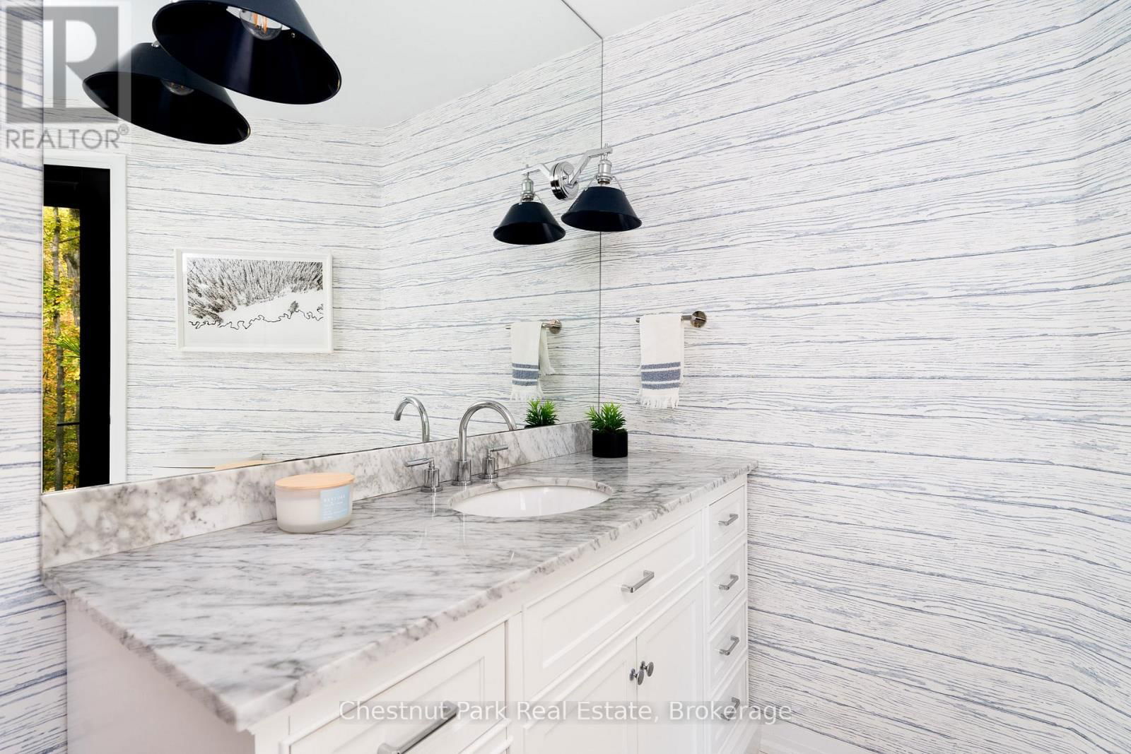 200 NORTHMOUNT CRESCENT Image 23