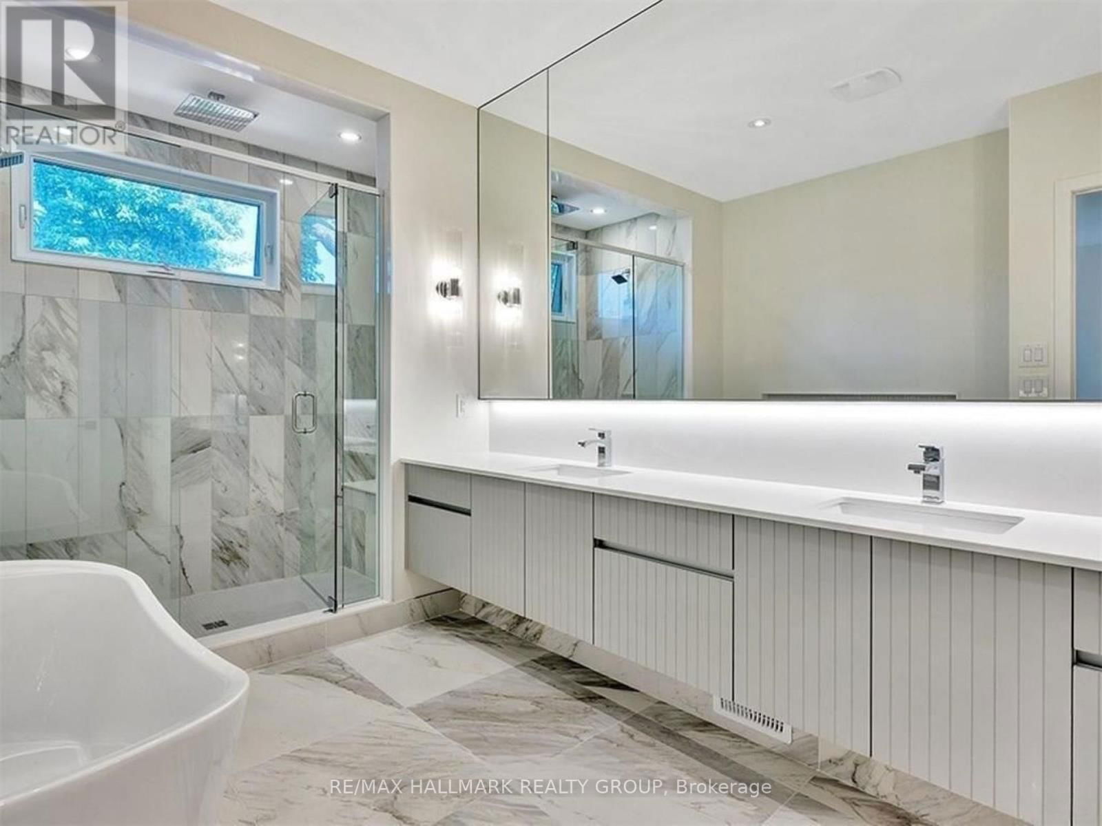 37 IVY CRESCENT Image 15