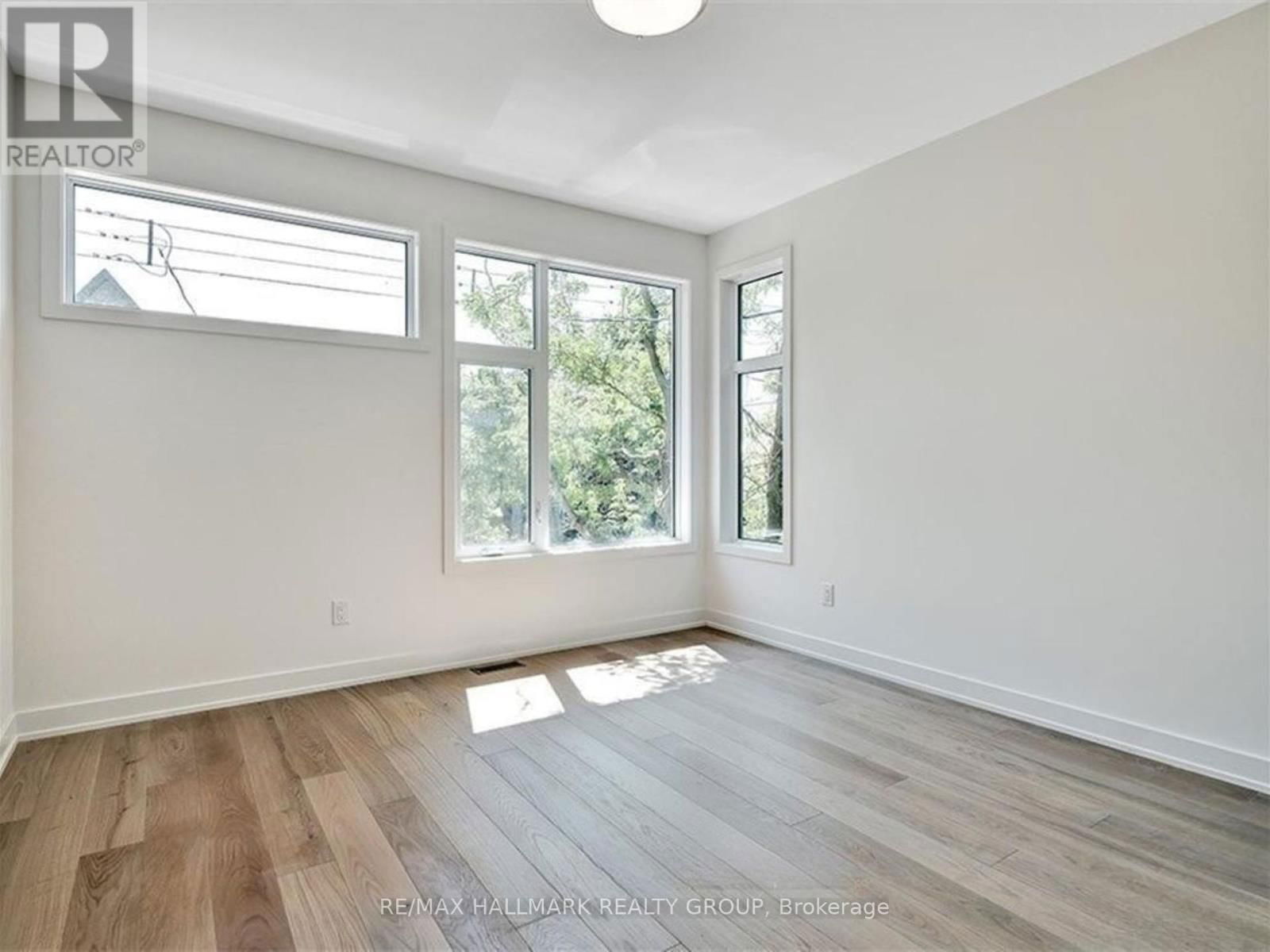 37 IVY CRESCENT Image 17