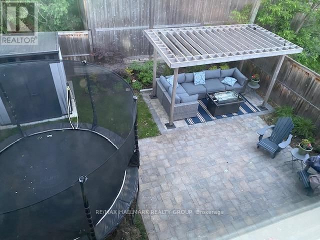 37 IVY CRESCENT Image 22