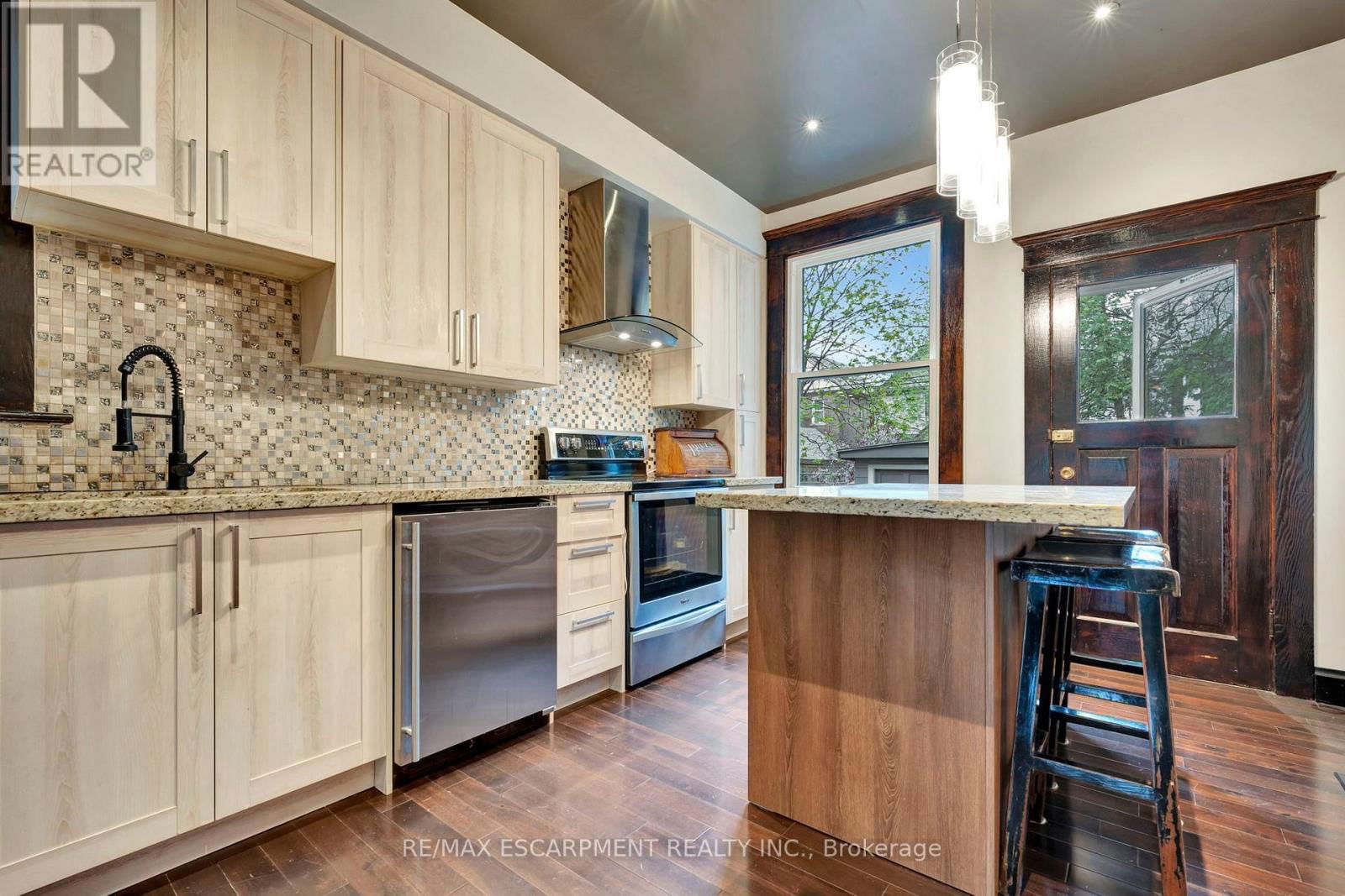 80 SPADINA AVENUE Image 12